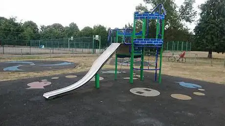 Photo de Mercian Way Recreation Ground