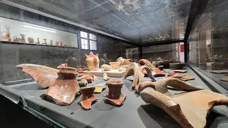 Photo de Centro Cultural ArtÃstico AlfarerÃa Pedro Mercedes