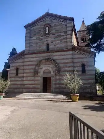 Photo de Parrocchia di Santa Maria dell'Alberese