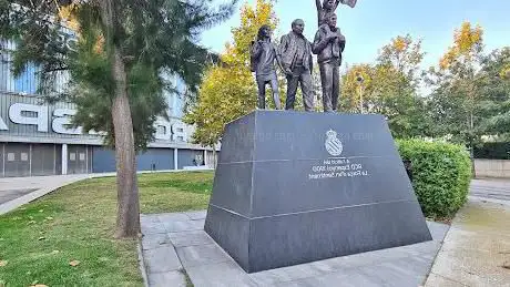 Photo de Monument «A l'afició del RCD Espanyol 1900 – La força d'un sentiment»