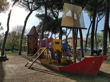 Photo de Parco giochi Sabin