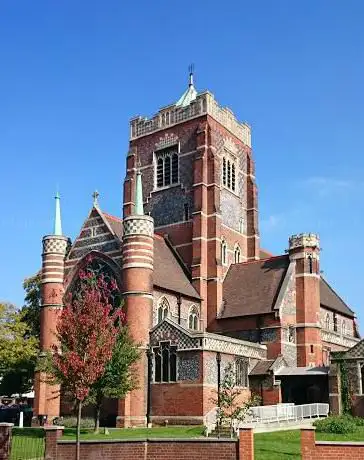 Photo de St John the Evangelist Palmers Green