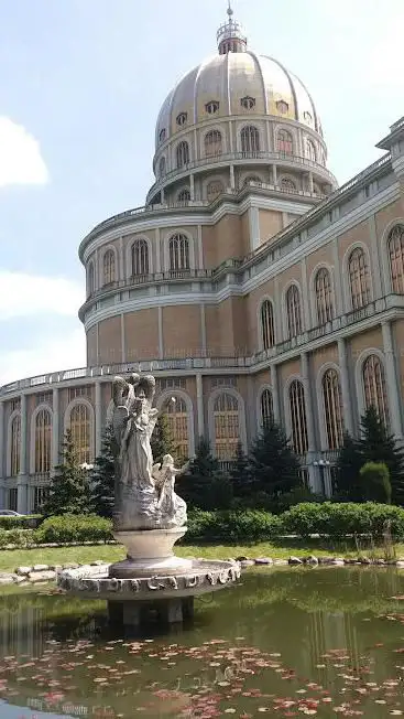 Place Jean-Paul II Statue