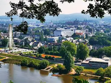 Photo de Moselhöhenweg - Aussichtskanzel Felsenpfad