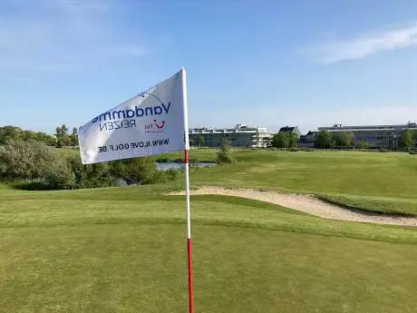 Wellington golf hole 1
