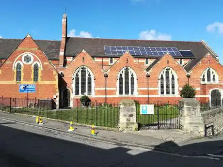 Photo de St Michael & All Angels Church