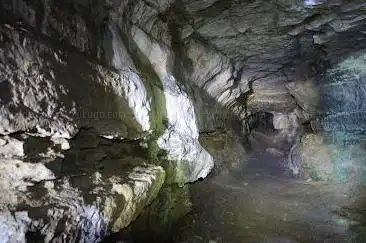 Photo de Grottes Saint-Léonard