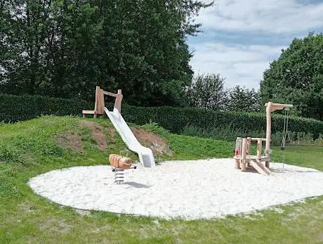 Speelterrein tennisterrein Viersel