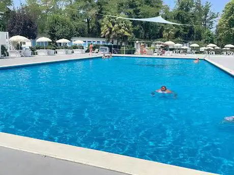 River pool and disco