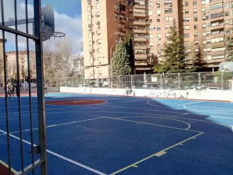 Photo de Campos de Fútbol y Baloncesto