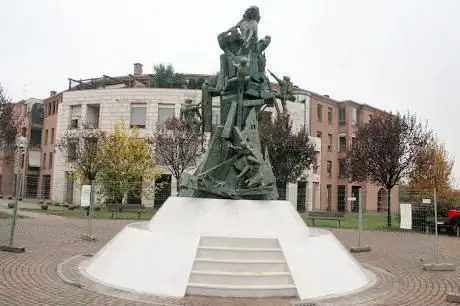 Photo de Monumento Al Vigile Del Fuoco (Mauro Vincenzi 2008)