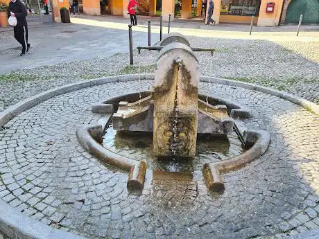 Fontana Rocca Paese