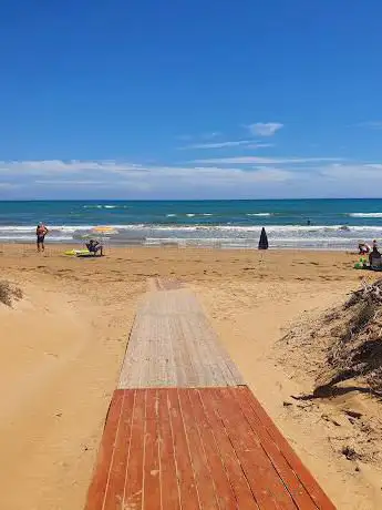 Photo de Spiaggia Santa Maria del Focallo
