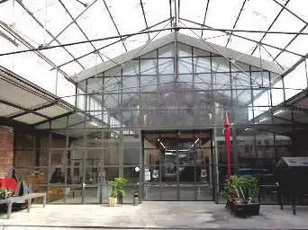 Acentmètresducentredumonde Contemporary Art Center