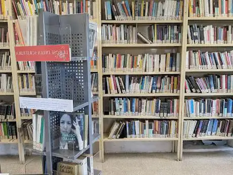 Punto di servizio bibliotecario-Giardino di lettura