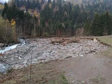 Photo de Area Picnic Torrente Fersina