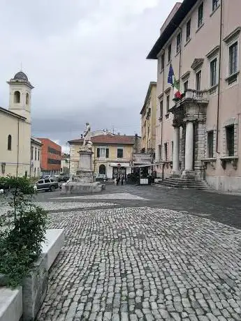 Photo de Palazzo Rosso former town hall Carrara MS