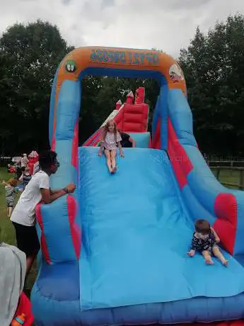 Photo de Somerset Rd Playground