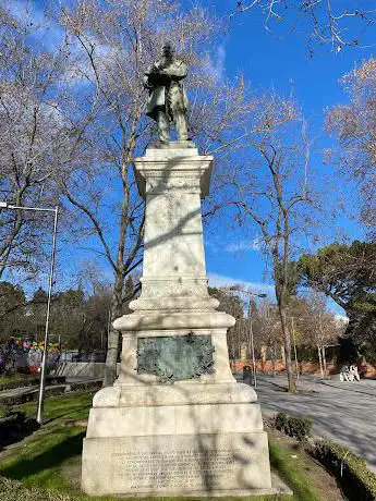 Photo de Monumento a Claudio Moyano