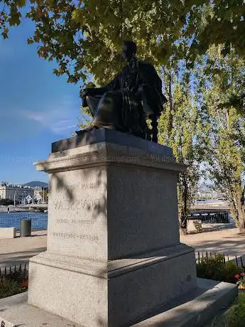 Statue Jean-Jacques Rousseau