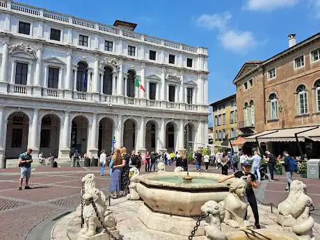 Fontana di Piazza Vecchia