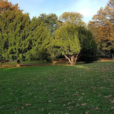 Photo de Udney Hall Gardens