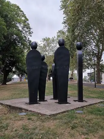 Photo de 'People' statues by Olivier Gerval at Esplanade du château des Tourelles