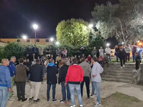Photo de Piazza Di Porta Romana con Parco e Anfiteatro