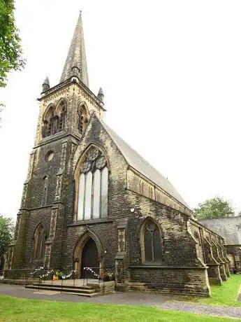 Photo de St Thomas' Church Batley