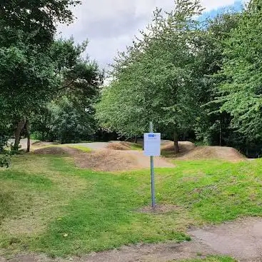Photo de Upton Lane Recreation Ground