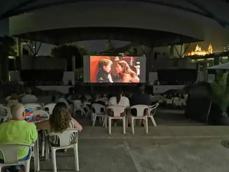 Photo de Cine de verano La Alameda