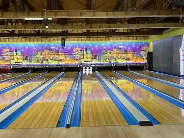Town Line Luxury Lanes
