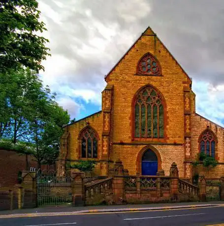 Photo de Holy Cross and Saint Helen Catholic Church