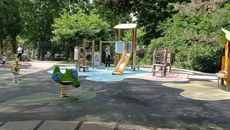 Parco Giochi per Bambini Zona Stazione