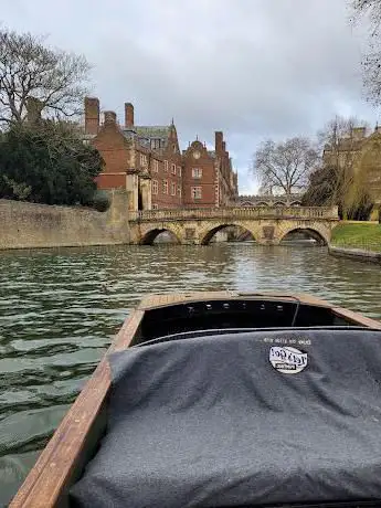 Photo de Traditional Punting Cambridge