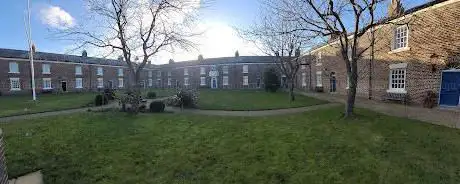 Photo de Aged Merchant Seamens' Homes and Trafalgar Memorial