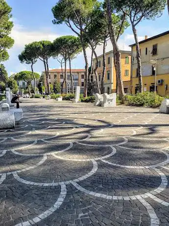 Photo de Piazza Giuseppe Garibaldi