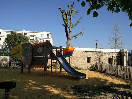 Photo de Square Yvonne Guegan