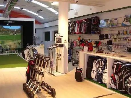Photo de Mulligan Indoor Golf and Lounge