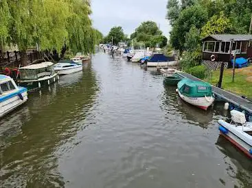 Photo de Grove Ferry Picnic Site