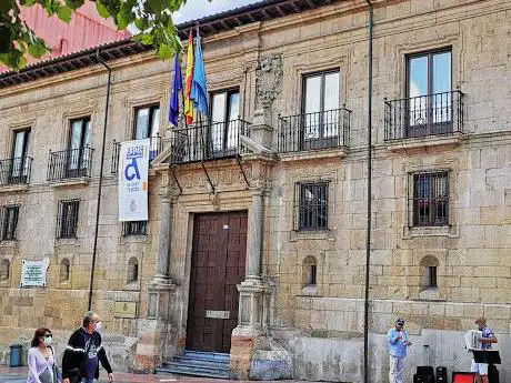 Photo de Library of the Royal Institute of Asturian Studies