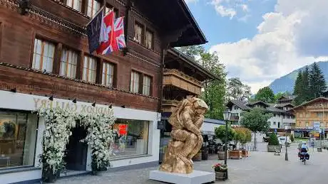 Photo de Maddox Gallery - Gstaad