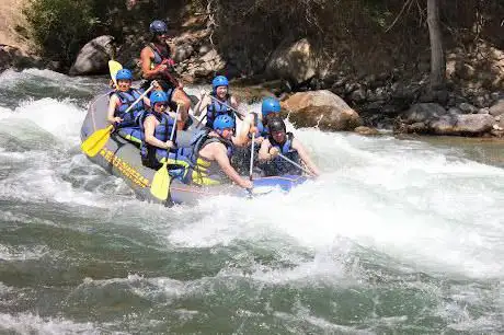 RAFTING ESERA - ESCUELA DE KAYAK Santa Liestra y San Quílez, Huesca