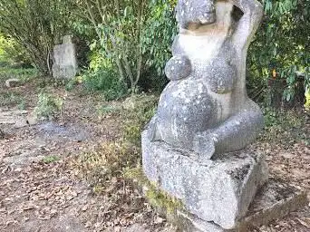 Garden sculptures of Dhuys