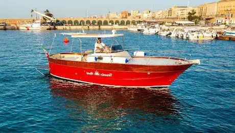 Photo de Taranto Boat Charter
