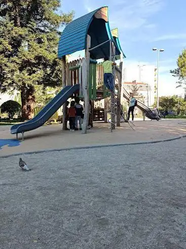 Entrée du Jeu d'Enfants de la Place du Général Leclerc