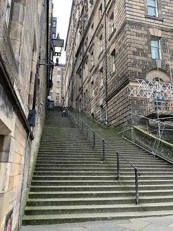 Photo de Warriston's Close Stairs