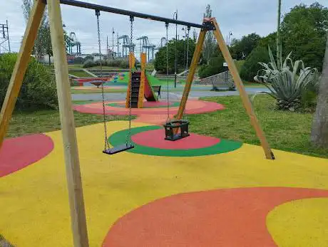 Area Giochi Inclusiva L'isola della Felicità per Bambini da 2 a 12 anni