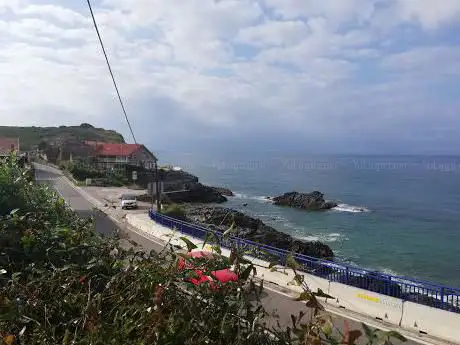 Photo de Mirador con acceso a playa pequeña