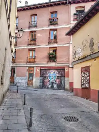 Photo de Murals Street Art in Madrid